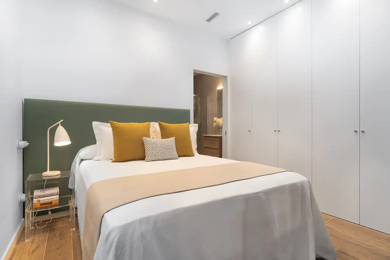 Bedroom of Attic for rent in Barcelona  with Air Conditioner, Heating and Furnished