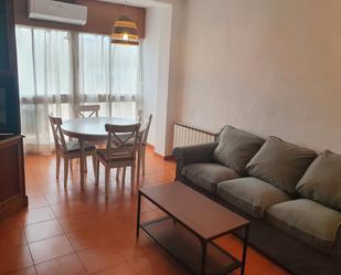 Living room of Flat to rent in  Granada Capital  with Air Conditioner, Heating and Furnished