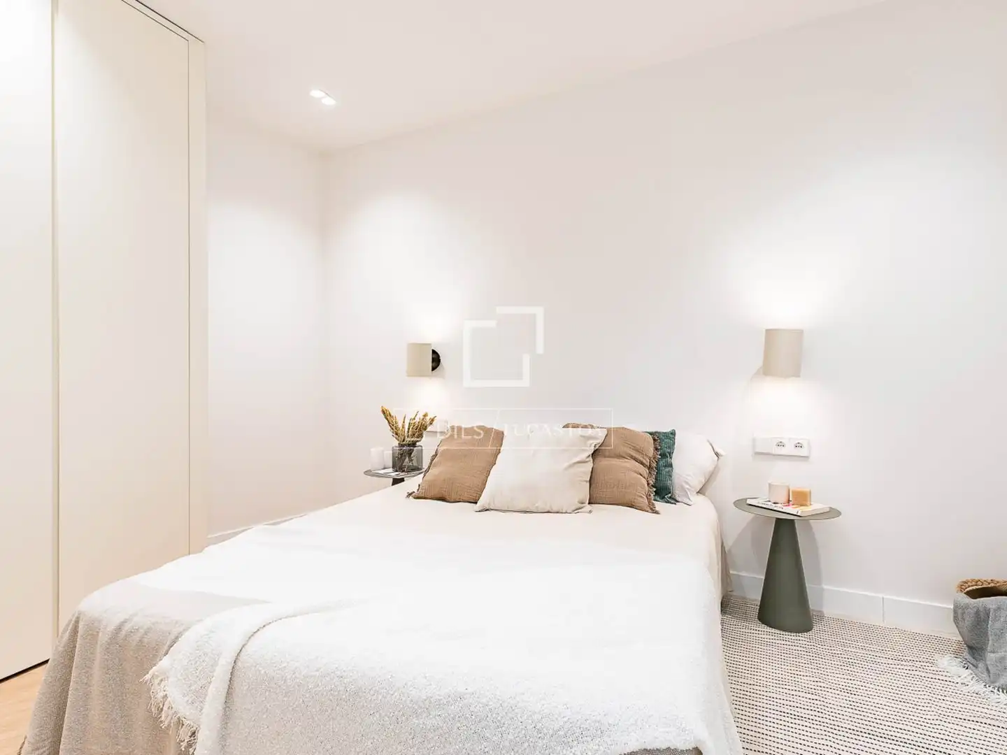 Habitación de Piso en venta en Barcelona con Aire acondicionado, Calefacción y Balcón