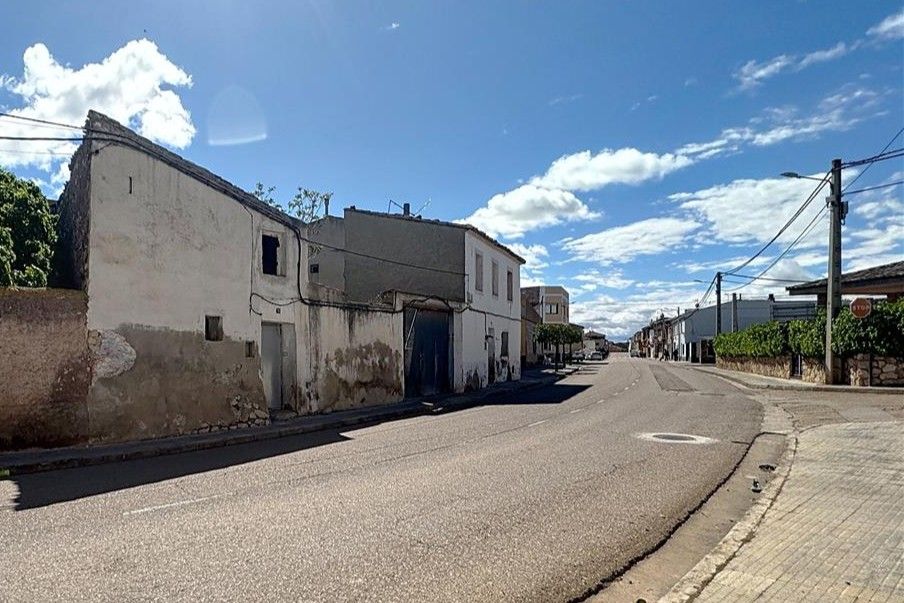 Vista exterior de Casa o xalet en venda en Lumpiaque amb Jardí privat