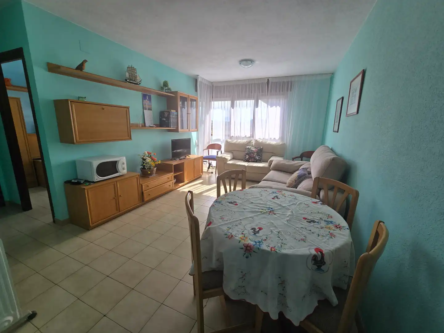 Sala de estar de Piso en venta en Bareyo con Calefacción, Terraza y Amueblado