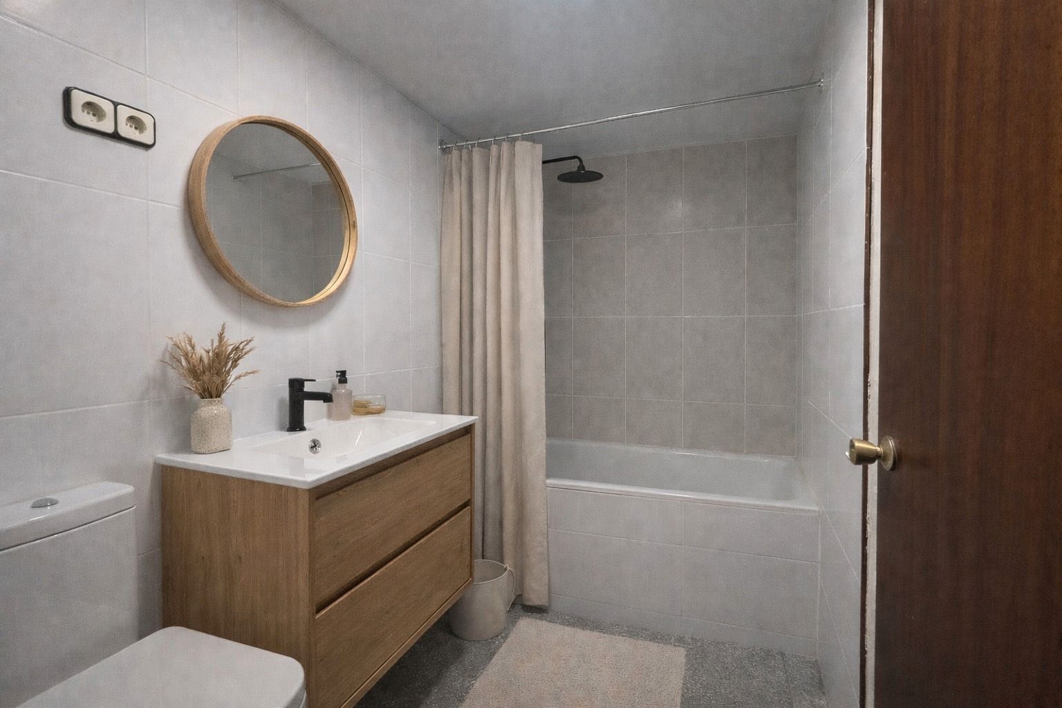 Bathroom of Flat for sale in Cornellà de Llobregat