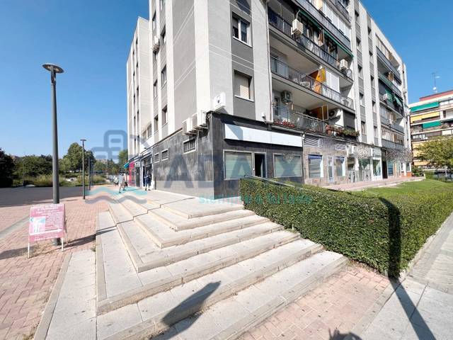 Local comercial en Venta en Calle Río Ebro en Suroeste - Zona Hospital