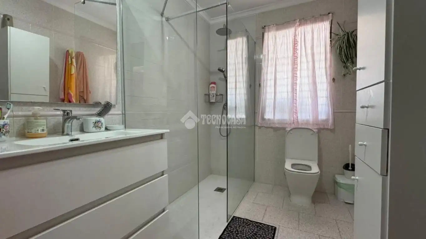 Bany de Àtic en venda en Albuñol