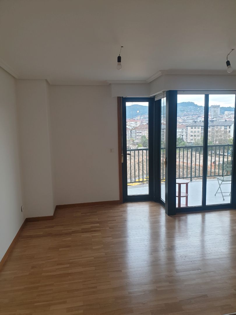 Habitación de Piso de alquiler en Ourense Capital  con Trastero, Balcón y Se aceptan mascotas