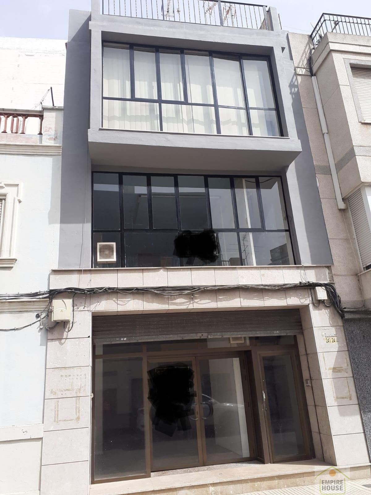 Vista exterior de Edifici en venda en Alzira