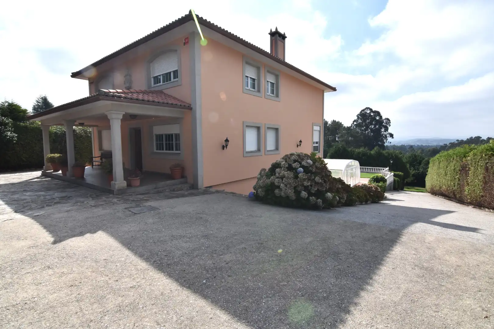 Vista exterior de Casa o chalet en venta en Bergondo con Calefacción, Jardín privado y Parquet