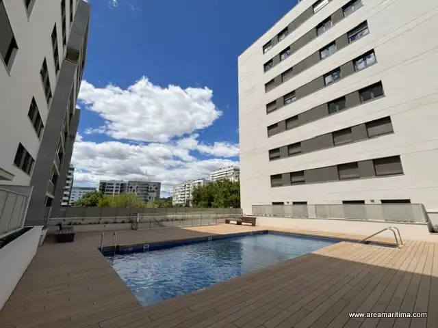Piscina de Piso de alquiler en Valencia con Aire acondicionado, Calefacción y Trastero