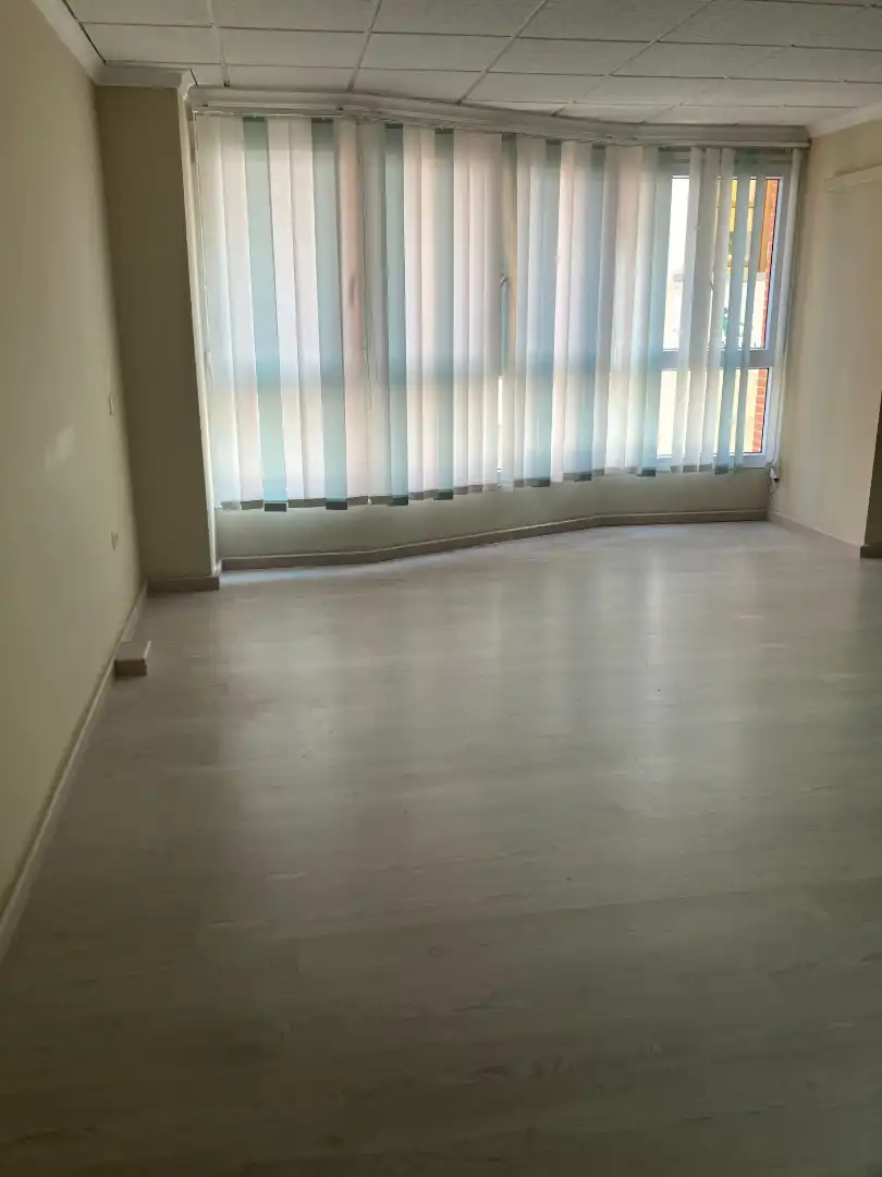 Office for rent in La Línea de la Concepción  with Air Conditioner