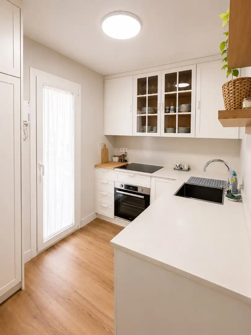 Kitchen of Houses for sale in Sevilla  with Air Conditioner, Parquet flooring and Balcony