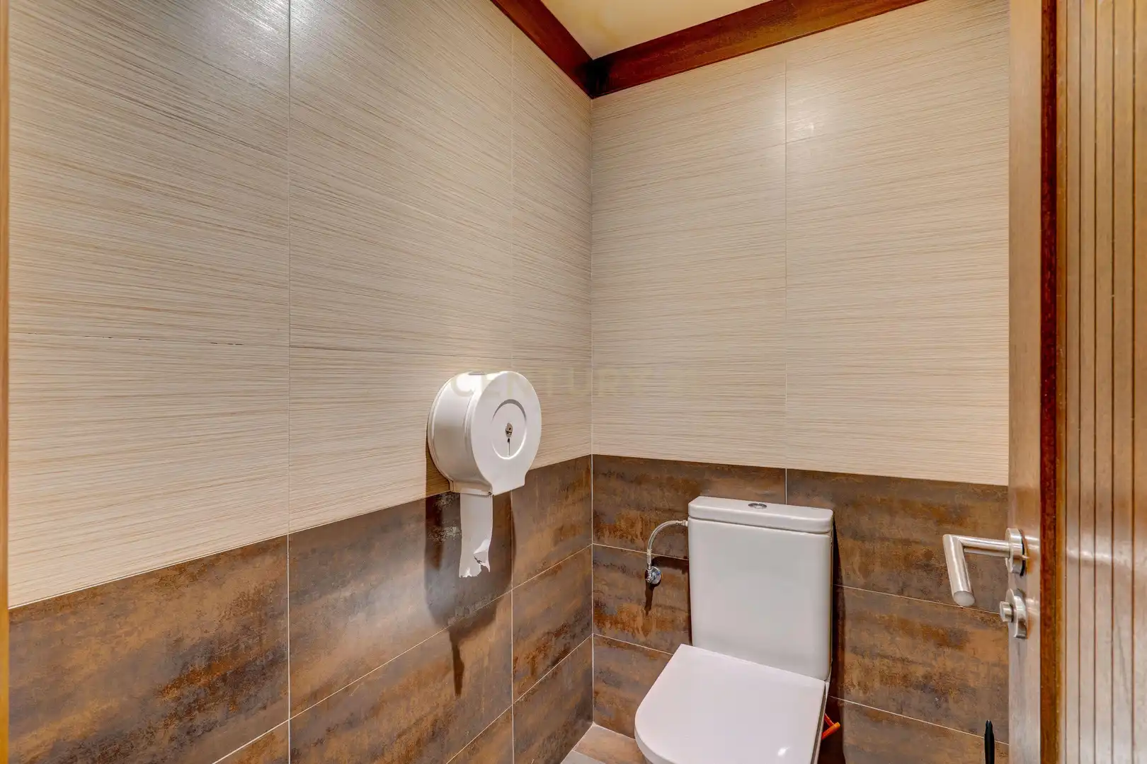 Bathroom of Commercial properties for sale in Lekunberri