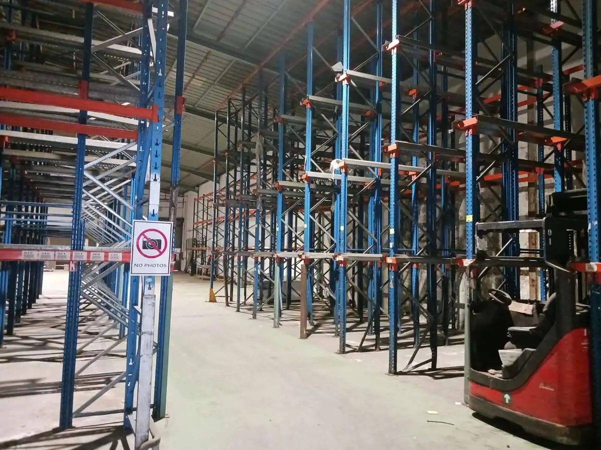Nau industrial de lloguer en San Bartolomé