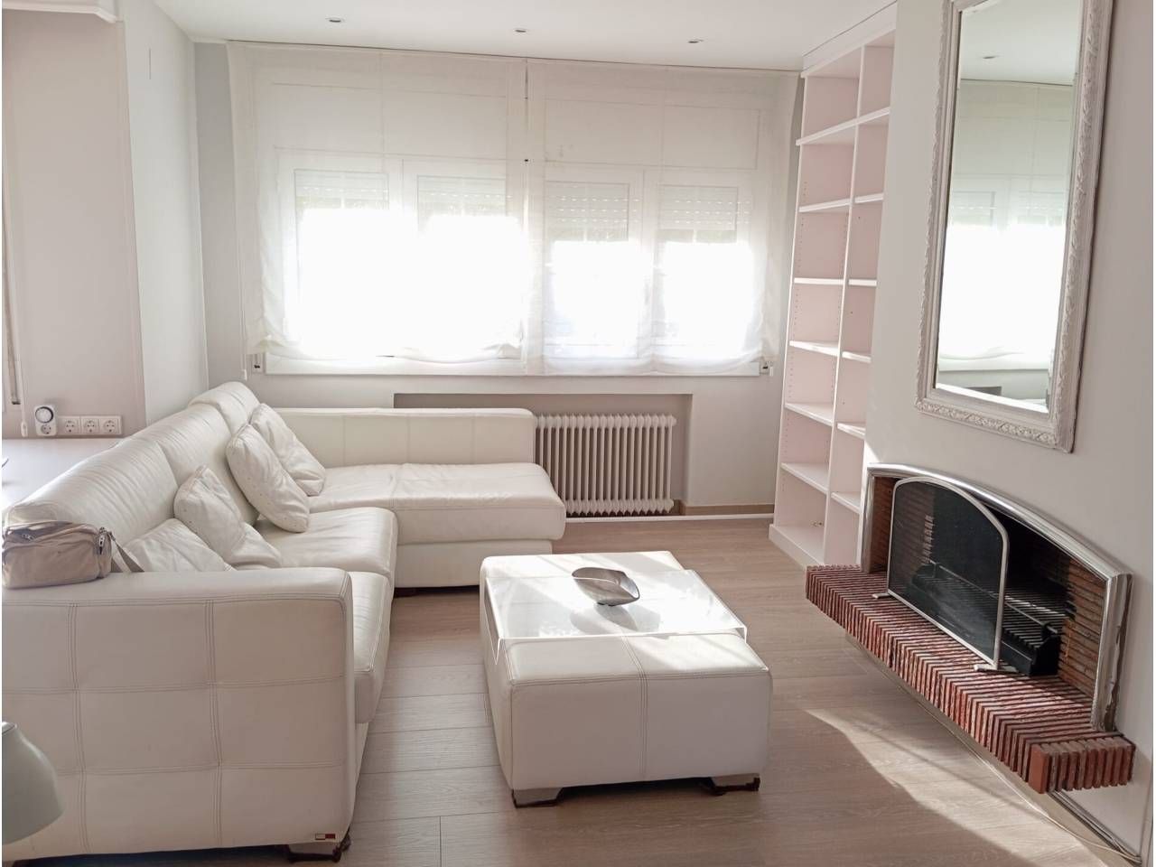 Living room of Single-family semi-detached to rent in Sant Cugat del Vallès  with Air Conditioner, Heating and Private garden