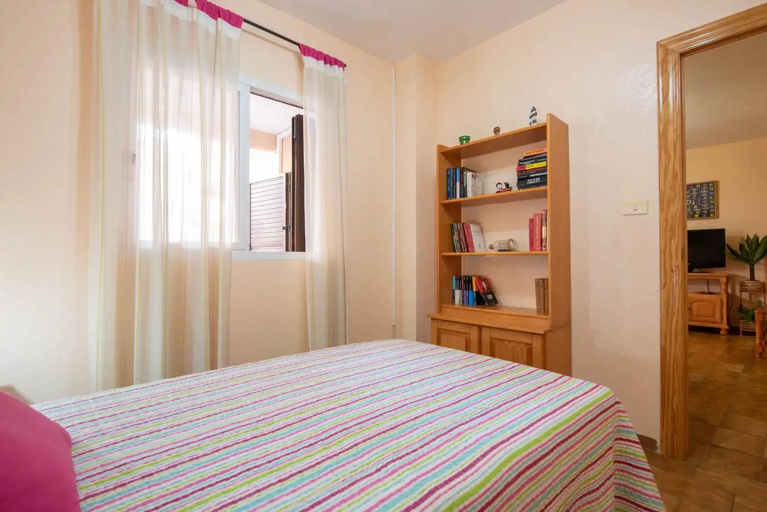 Bedroom of Flat for sale in Entremares