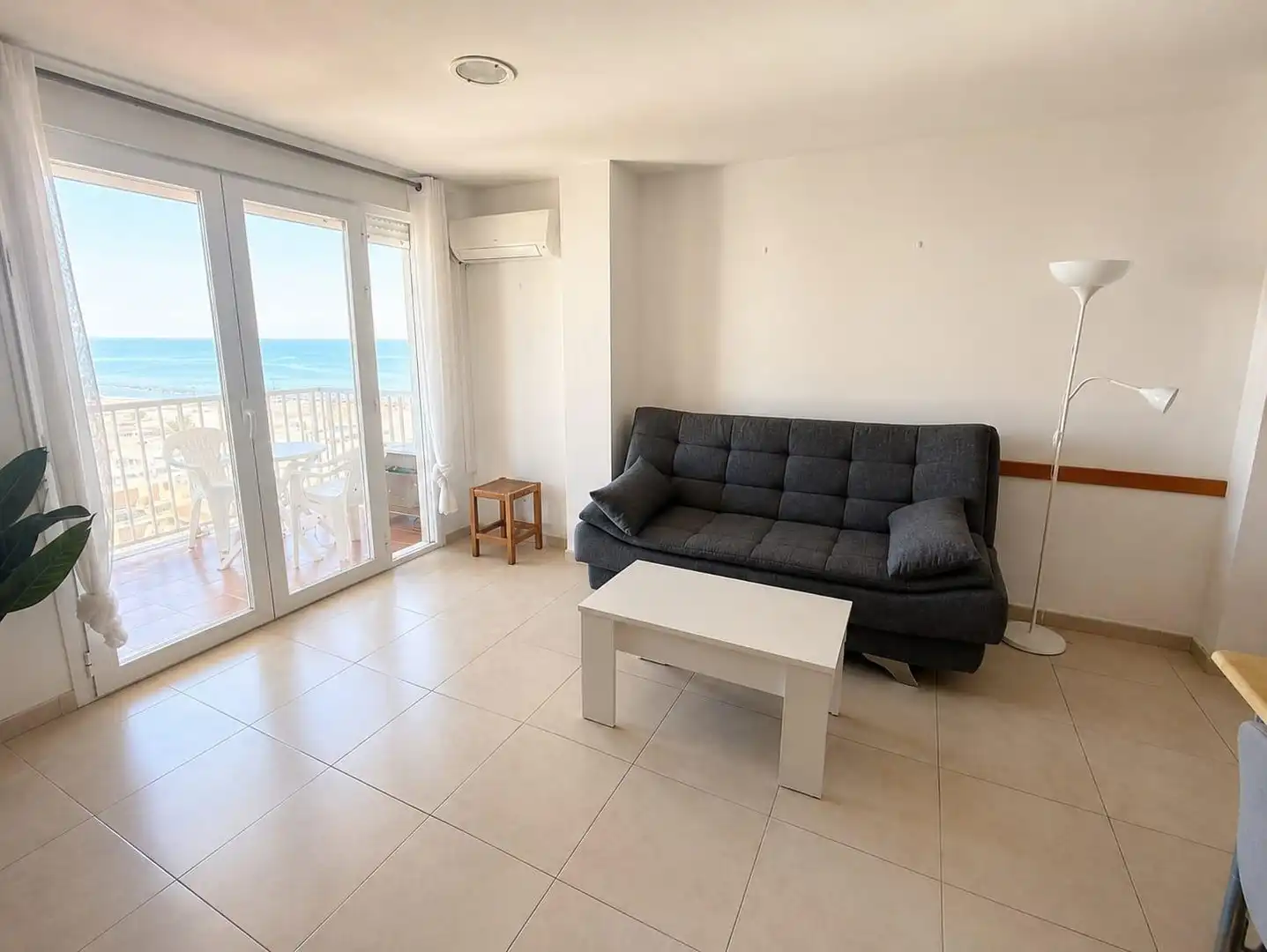 Mini appartamento con terrazza in affitto a Playa de Gandia, imagen 5