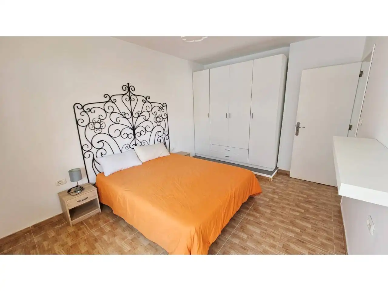 Habitación de Apartamento de alquiler en San Cristóbal de la Laguna con Terraza, Amueblado y Balcón