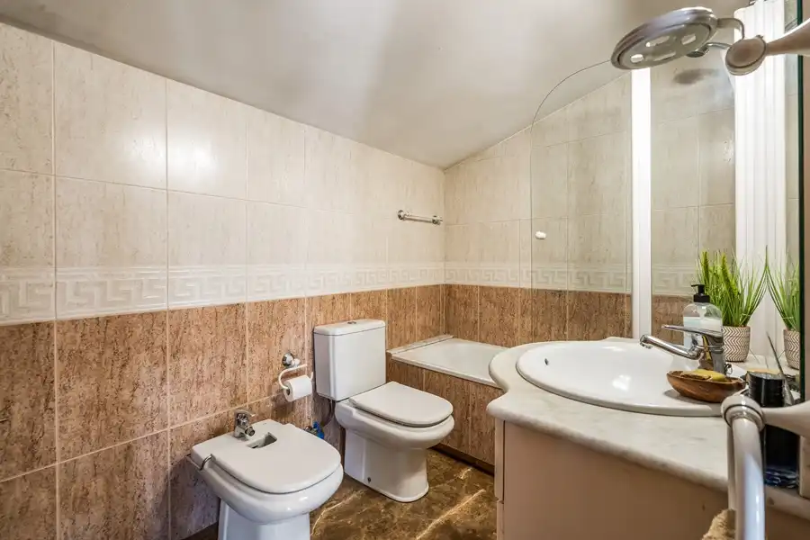 Bathroom of Attic for sale in Centre