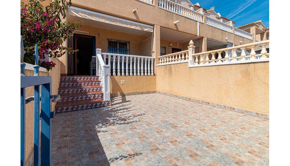 Foto 1 de Casa adosada en venta en Calle Realistas, Los Balcones y los Altos, Alicante