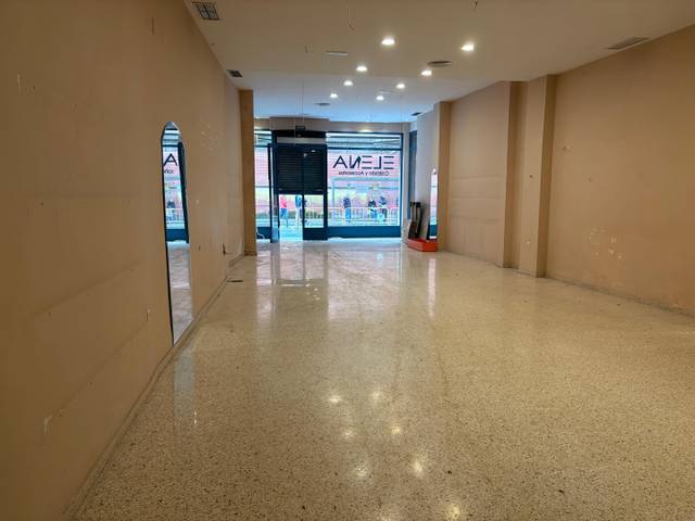 Local comercial en Alquiler en Triana Oeste
