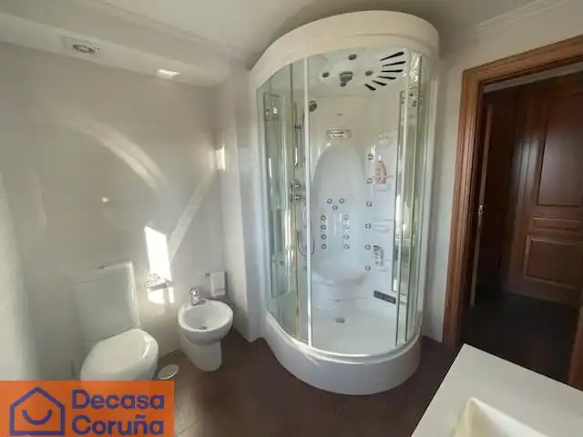 Bany de Casa o xalet en venda en Madrid amb Jardí privat, Terrassa i Traster