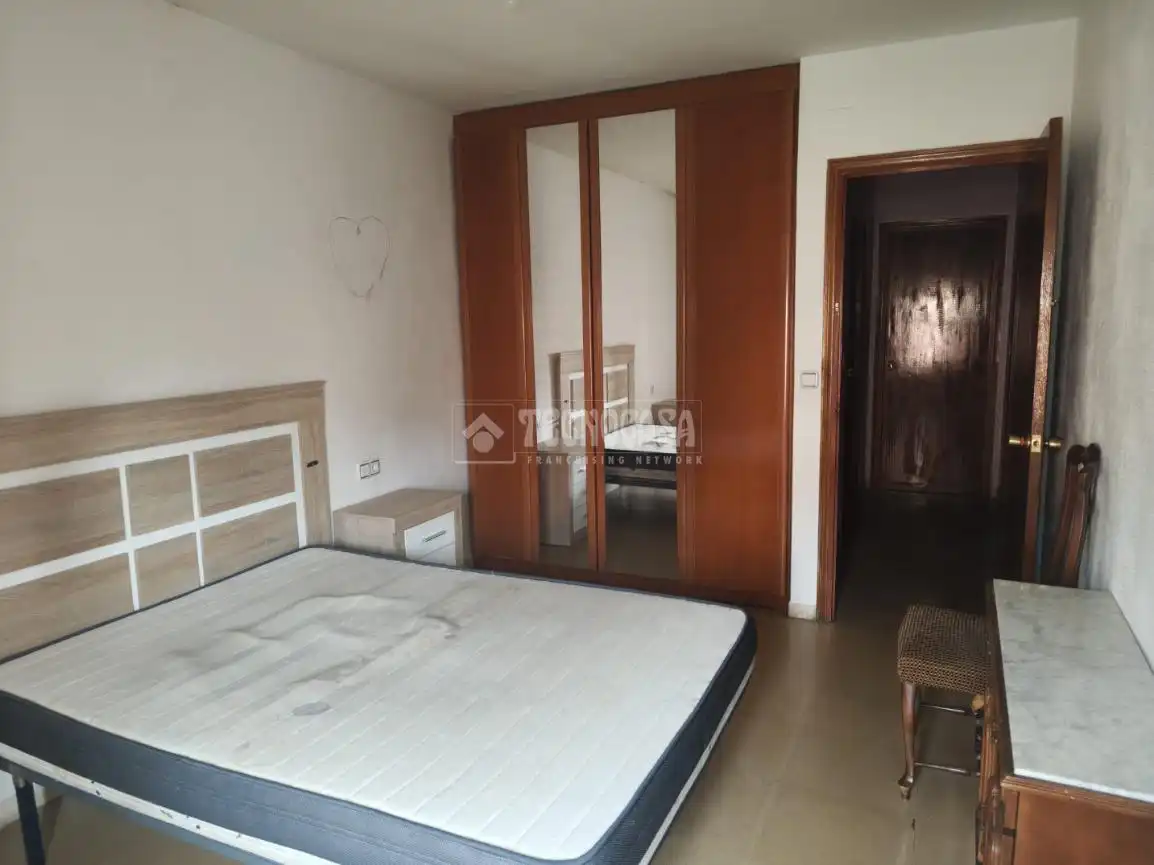 Habitación de Piso en venta en La Bañeza  con Calefacción, Terraza y Trastero