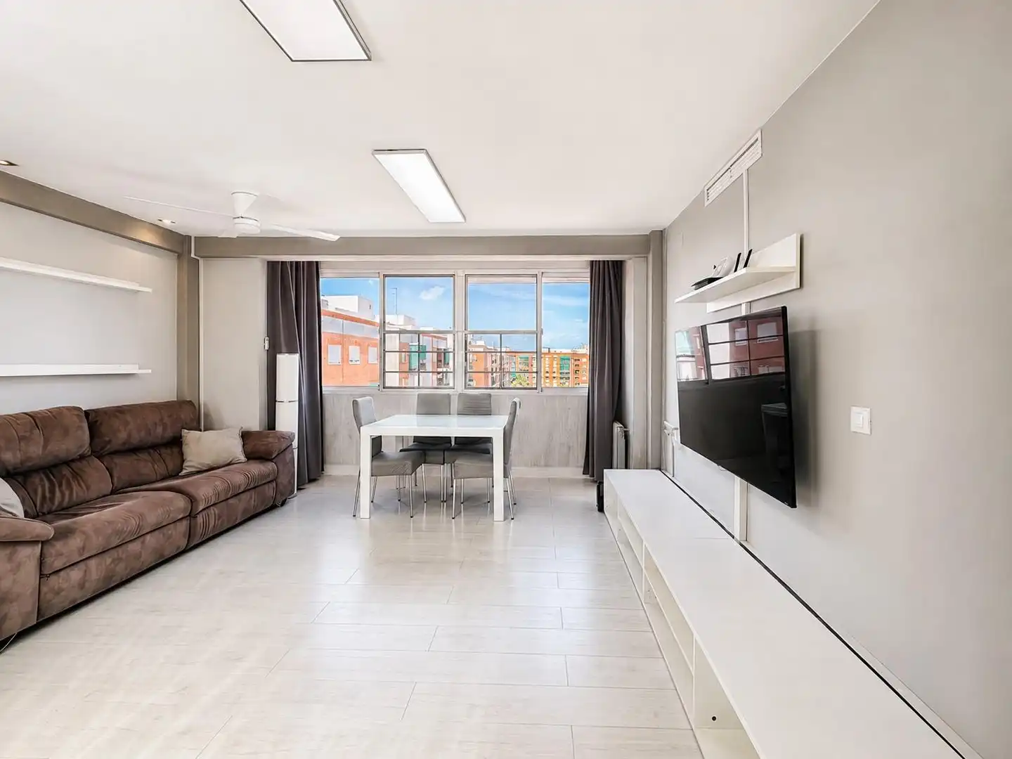 Sala d'estar de Pis en venda en Valencia amb Aire condicionat, Calefacció i Parquet