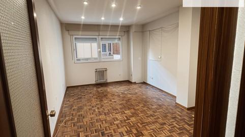 Foto 2 de Pis en venda a Moscardó, Madrid