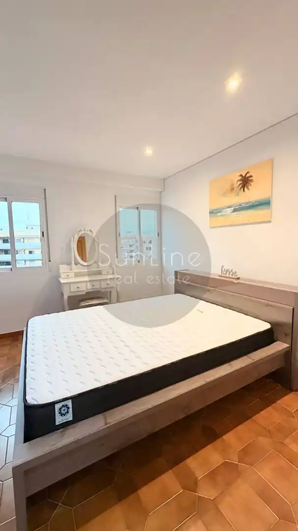Bedroom of Flat for rent in Valencia  with Air Conditioner, Furnished and Balcony