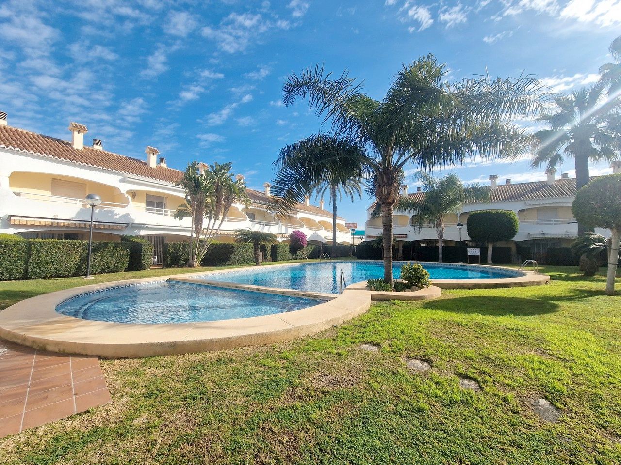 Exterior view of Single-family semi-detached to rent in Dénia  with Air Conditioner, Heating and Terrace