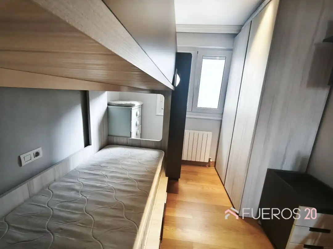 Schlafzimmer von Wohnung zur Miete in Barakaldo  mit Heizung