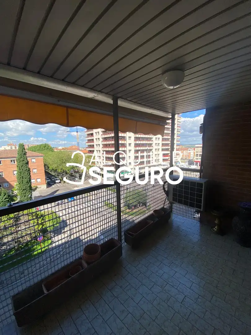 Vista exterior de Pis de lloguer en Guadalajara amb Aire condicionat, Calefacció i Terrassa