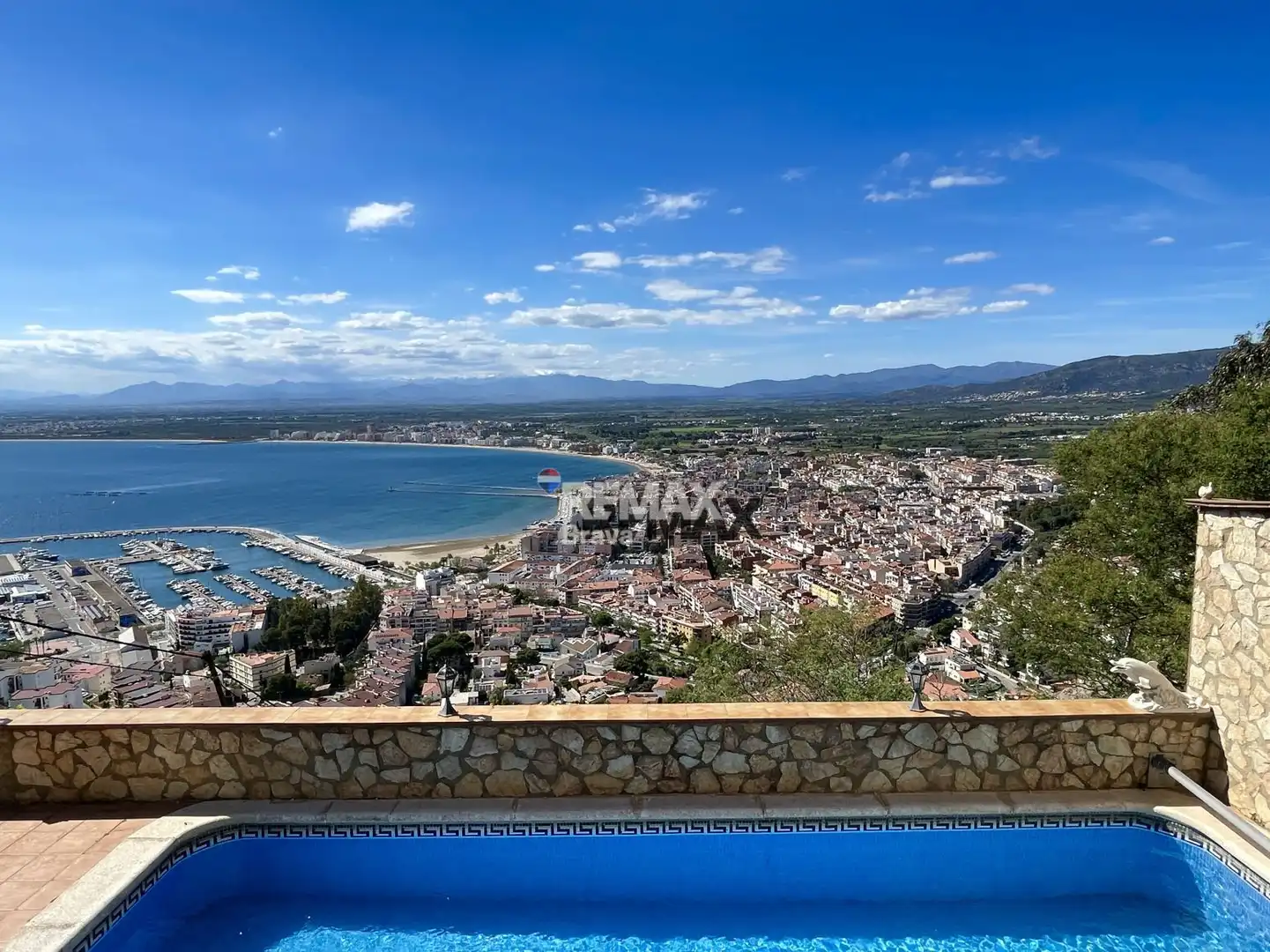 Vista exterior de Casa o xalet en venda en Roses amb Aire condicionat, Calefacció i Jardí privat