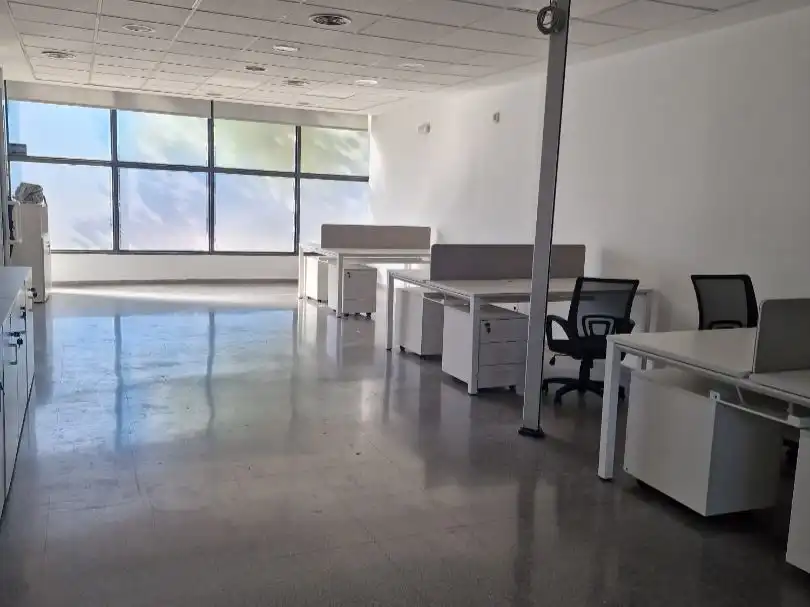 Local de lloguer en Paterna amb Aire condicionat, Calefacció i Moblat
