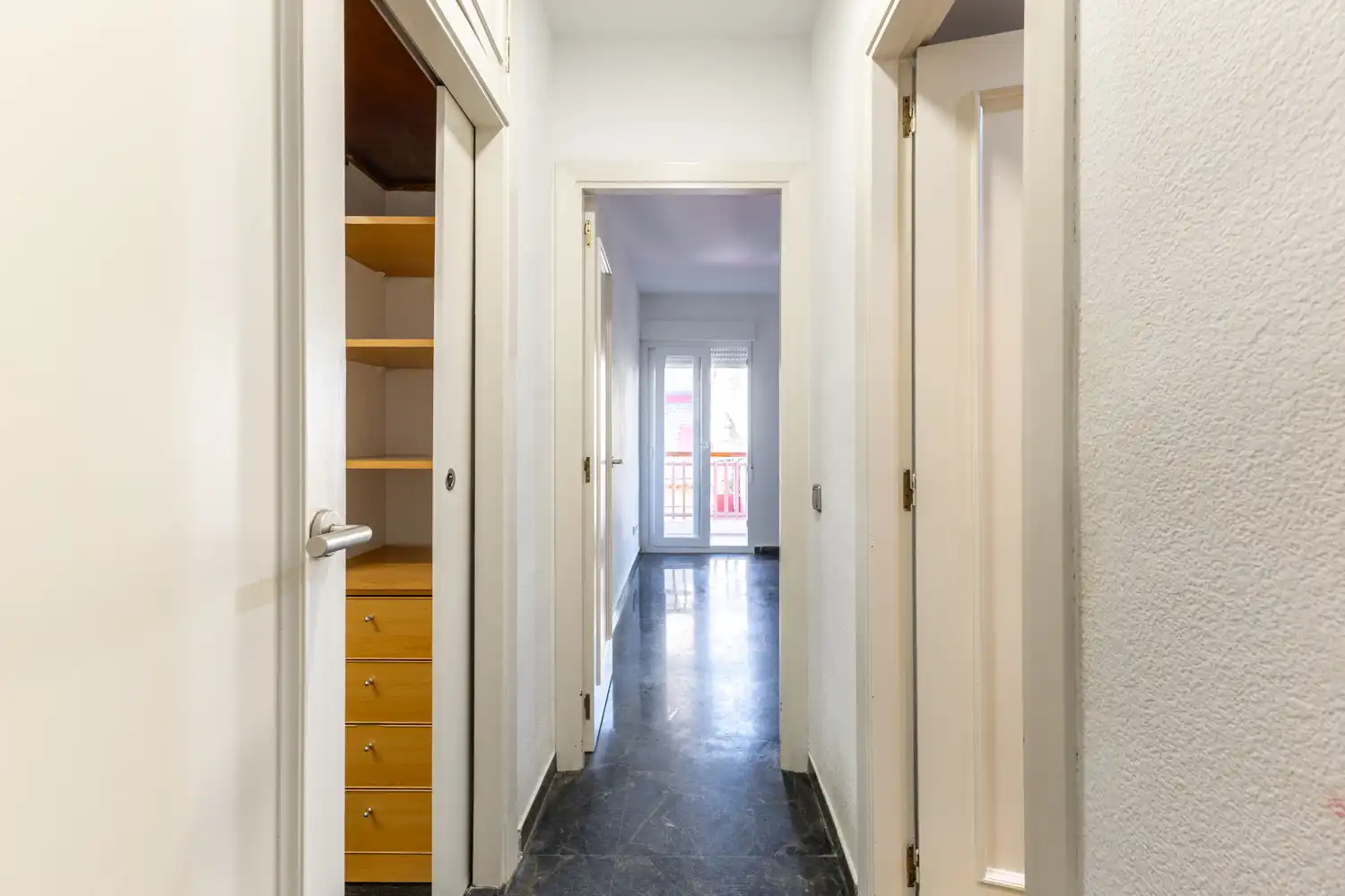 Flat for sale in Valencia  with Air Conditioner, Heating and Balcony