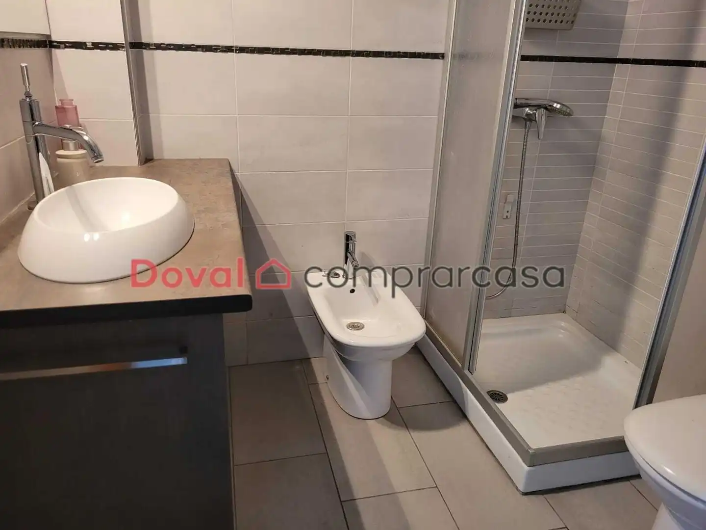 Bathroom of Flat for rent in O Porriño    with Heating, Terrace and Furnished