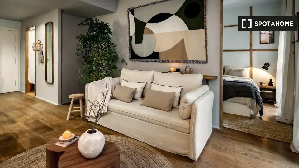 Room in Sant Pere, Sta. Caterina i la Ribera