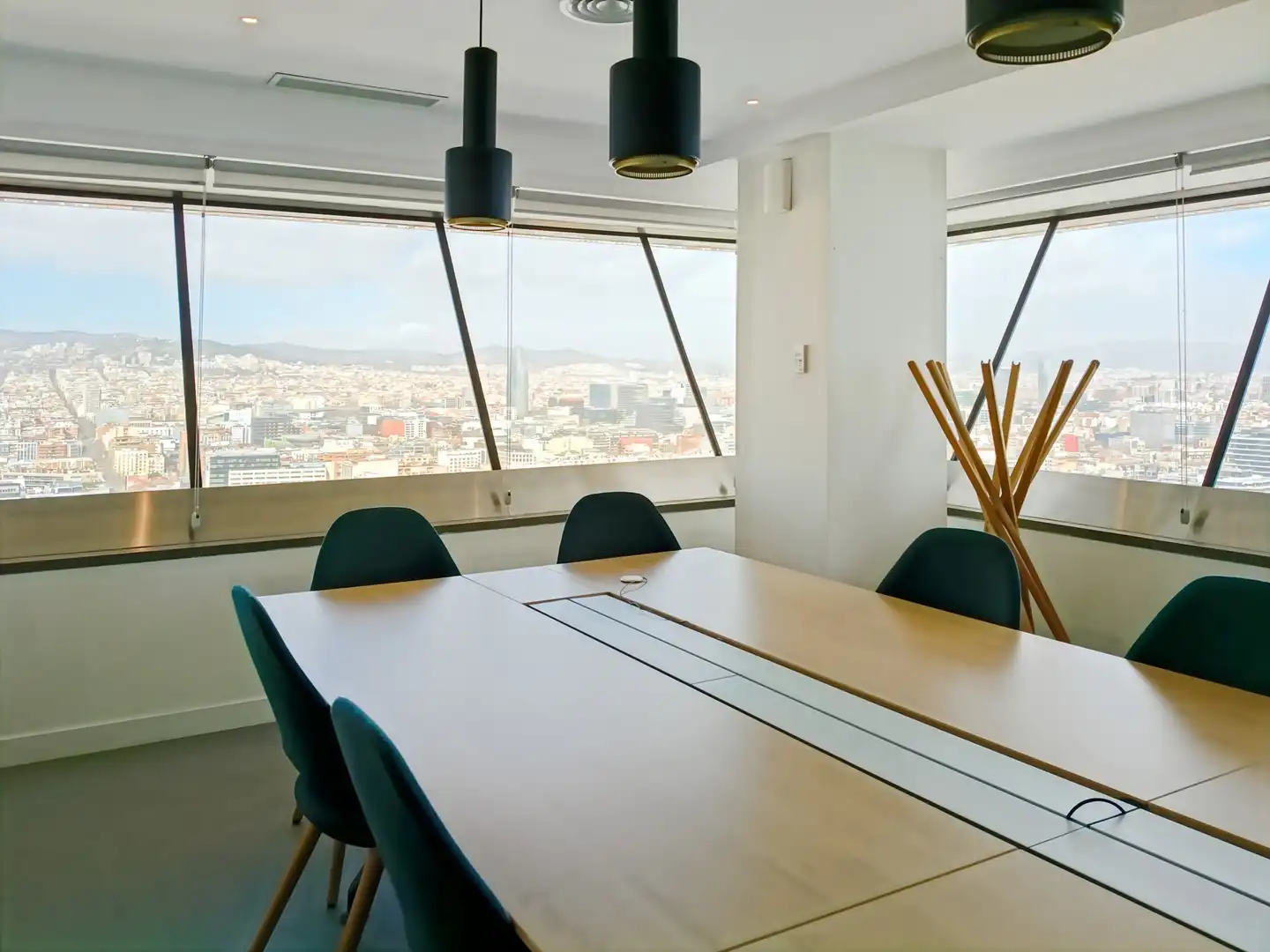 Büro zur Miete in Barcelona mit Klimaanlage, Heizung und Möbliert