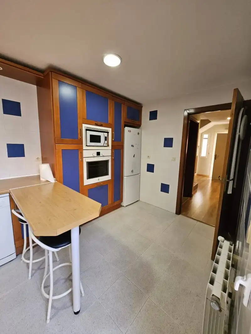 Cuina de Casa o xalet de lloguer en Cáceres amb Aire condicionat, Calefacció i Parquet