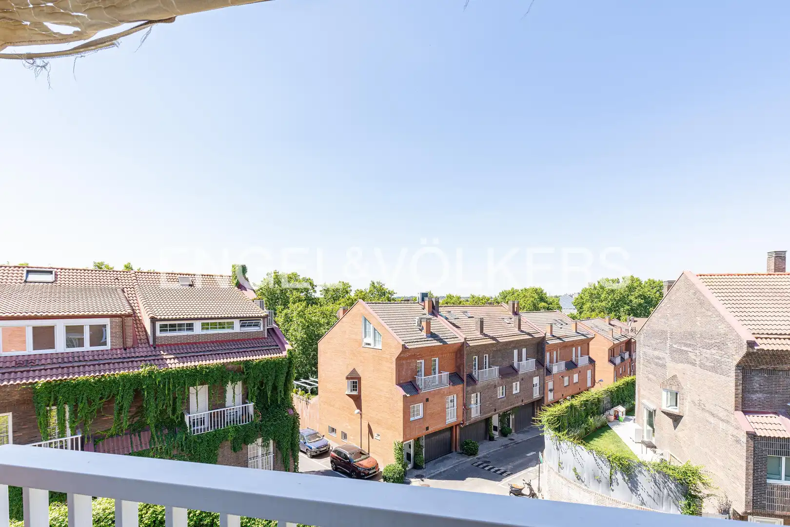 Terraza de Casa adosada en venta en Madrid con Aire acondicionado, Calefacción y Jardín privado