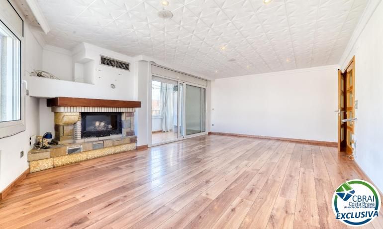 Living room of Apartment for sale in Roses  with Air Conditioner, Heating and Terrace