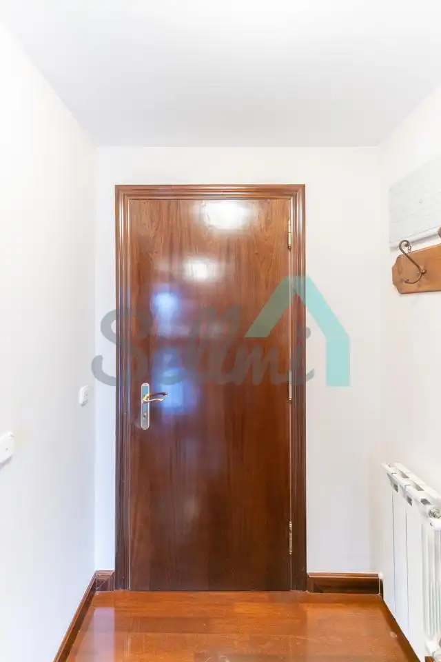 Pis de lloguer en Oviedo  amb Calefacció, Parquet i Moblat