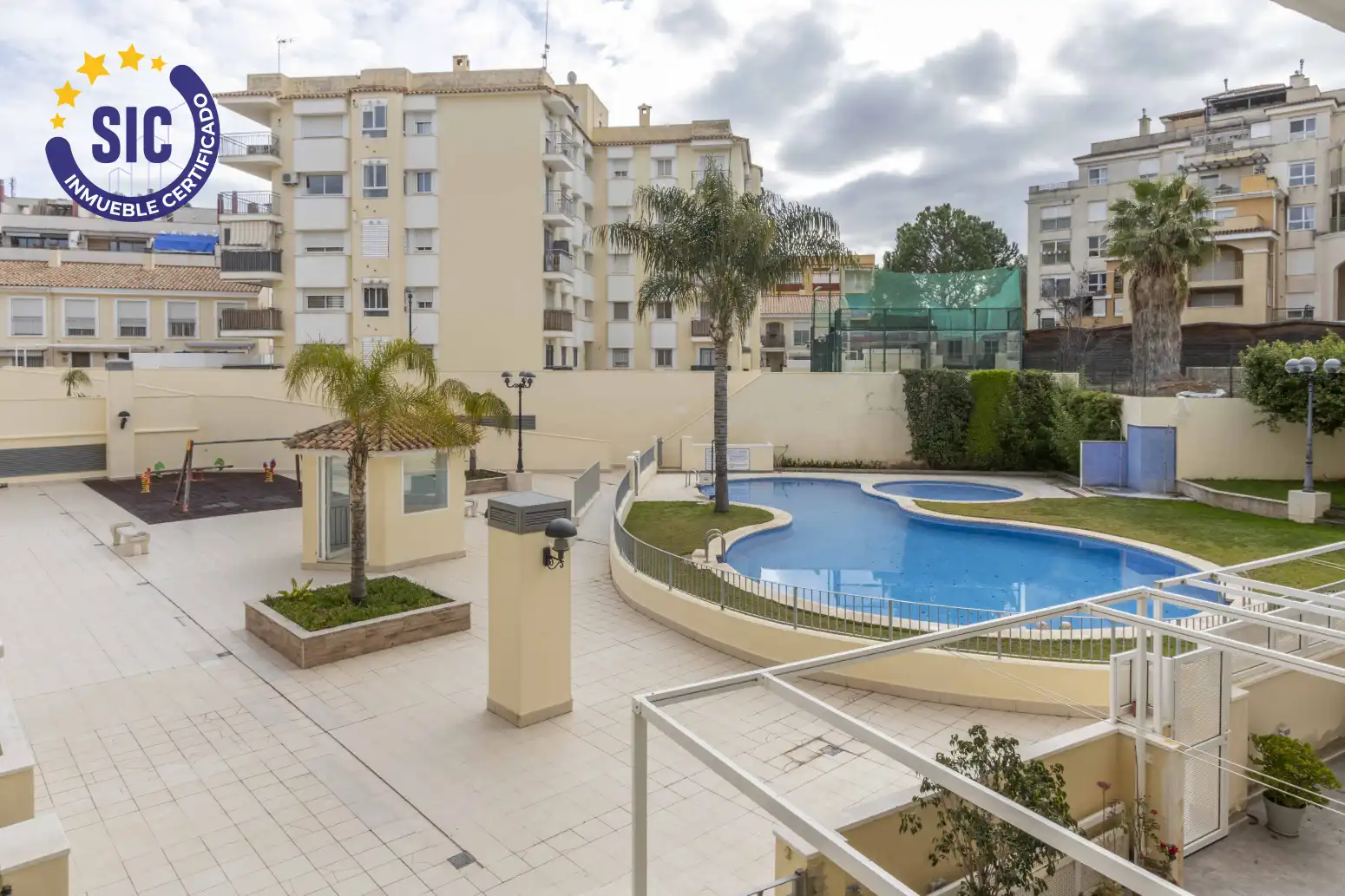 Piscina de Casa adosada en venda en Náquera amb Calefacció, Jardí privat i Terrassa