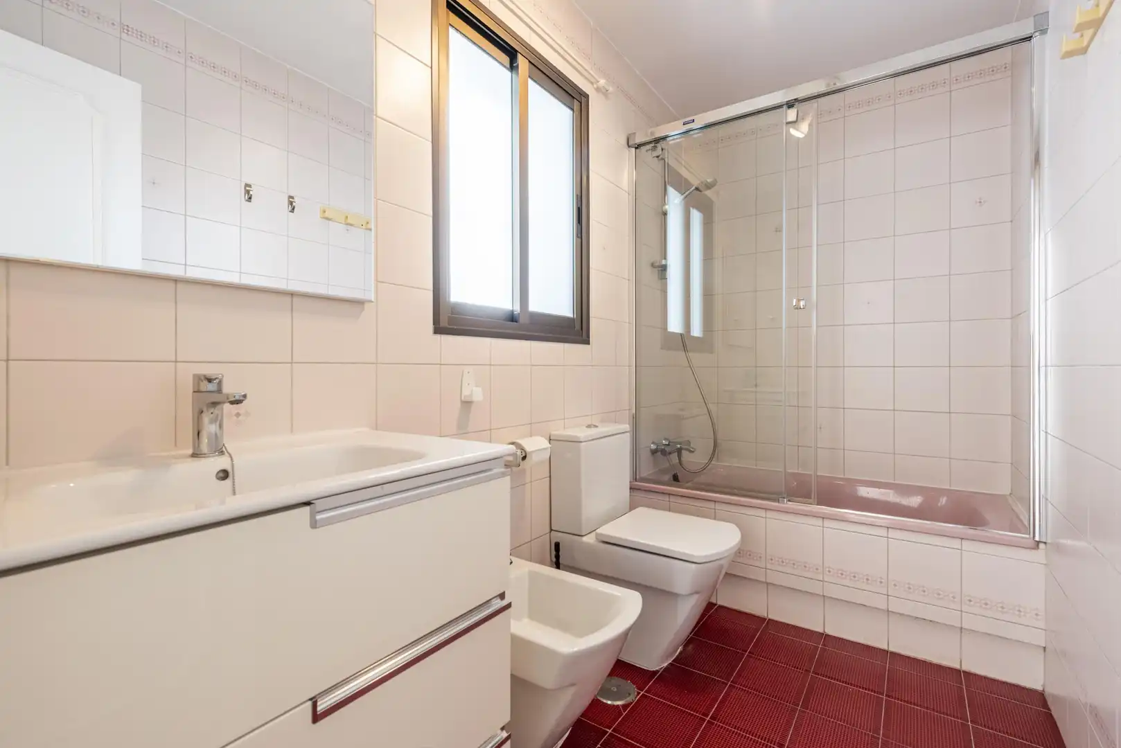Badezimmer von Wohnungen zum Verkauf in Estepona mit Terrasse, Möbliert und Balkon