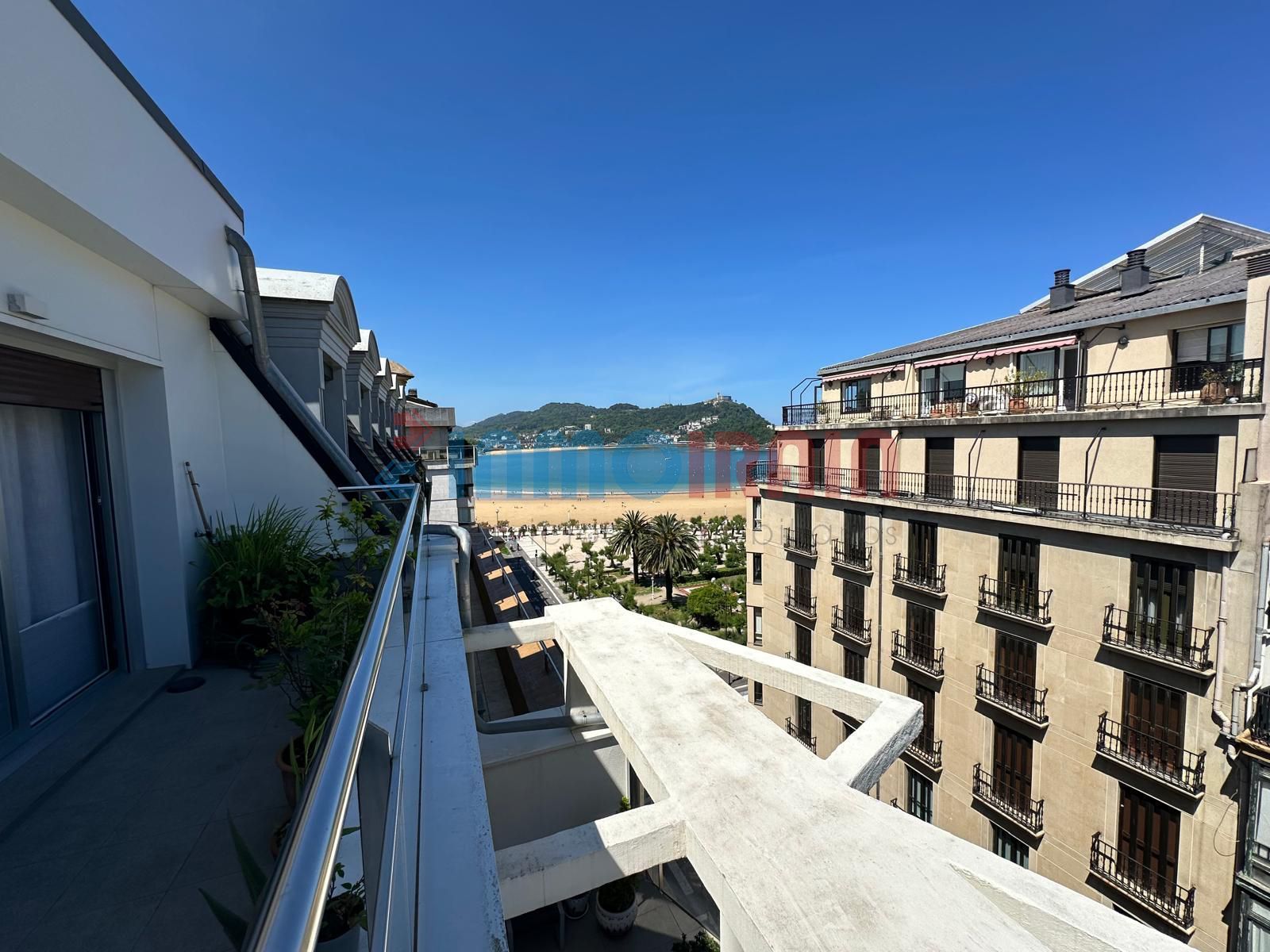 Terrassa de Pis de lloguer en Donostia - San Sebastián  amb Terrassa i Moblat