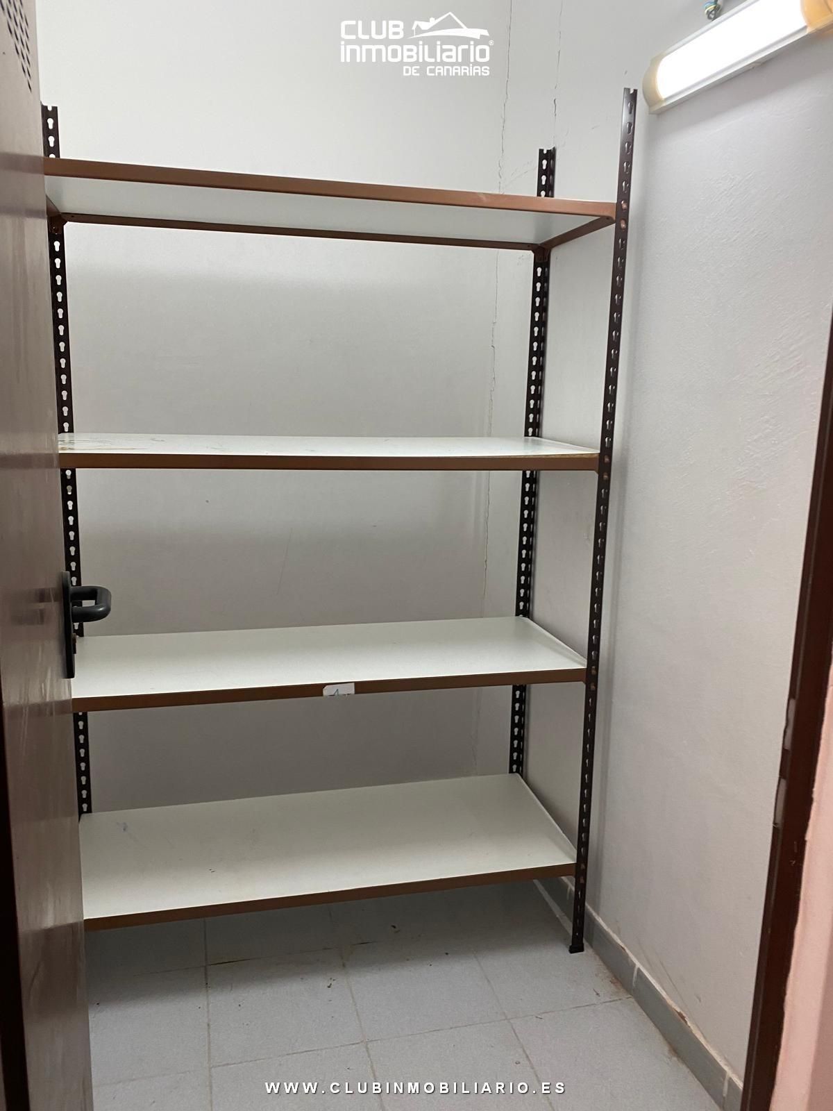 Box room to rent in Anaga