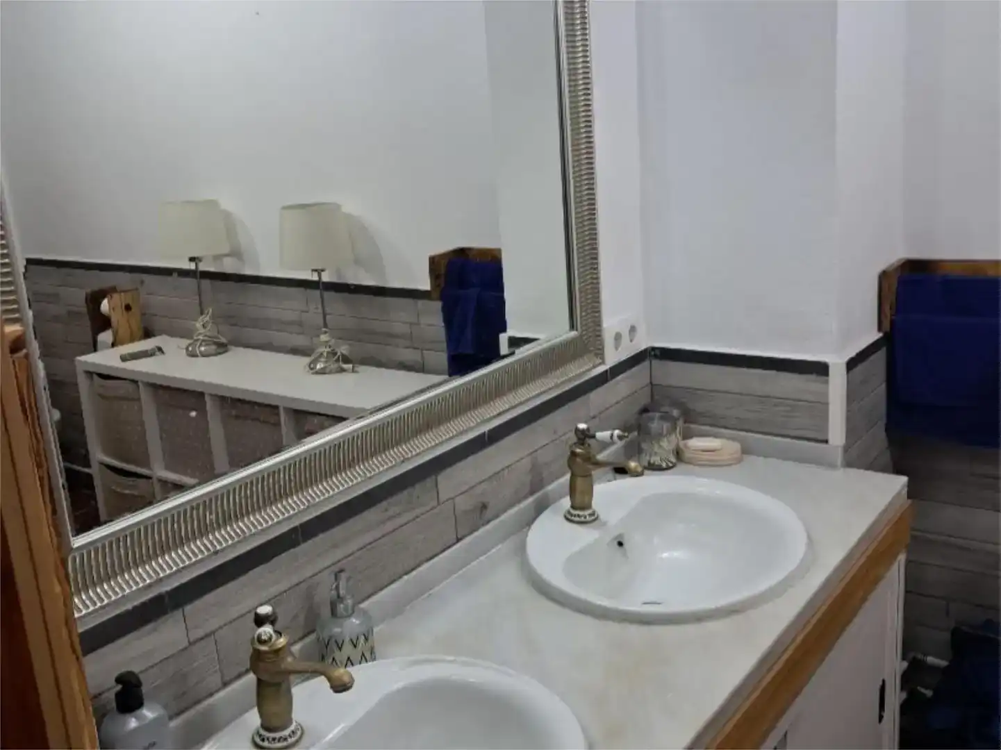 Bany de Pis en venda en Navalmoral de la Mata amb Aire condicionat, Jardí privat i Traster