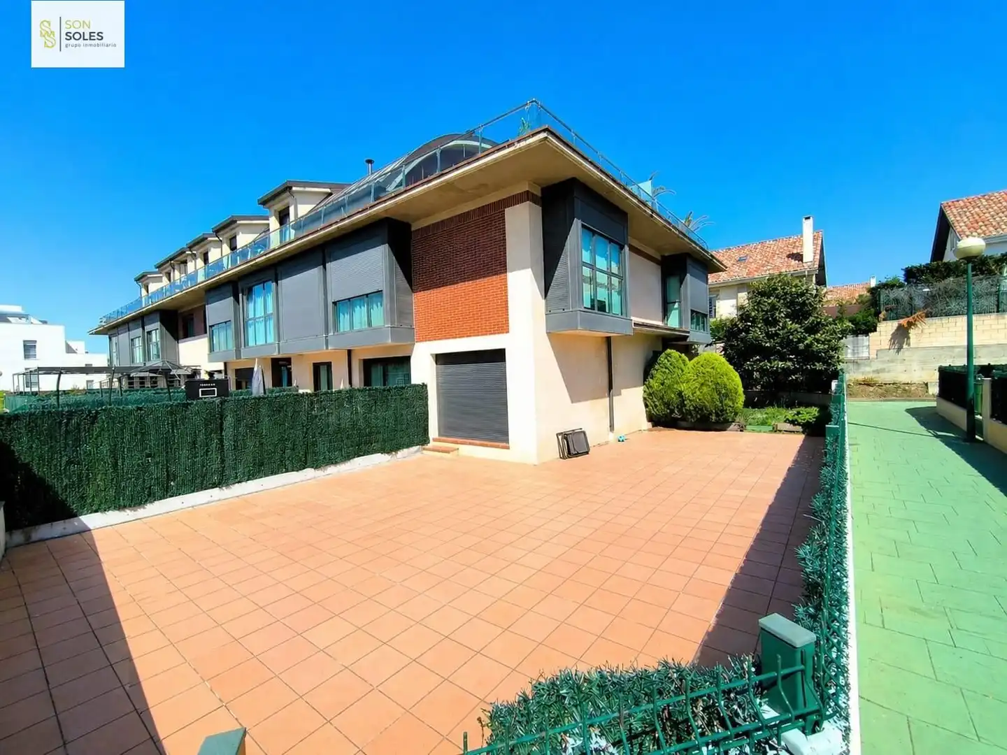 Vista exterior de Dúplex en venta en Santa Cruz de Bezana con Calefacción, Terraza y Alarma