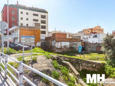 Terrenos y solares en venta en CALLE BOQUERAS 39