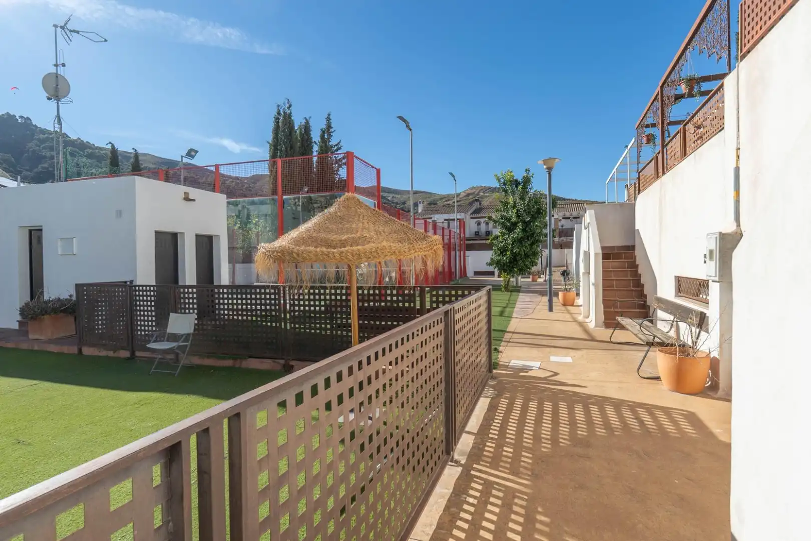 Jardín de Casa adosada en venta en Cenes de la Vega con Aire acondicionado, Calefacción y Jardín privado