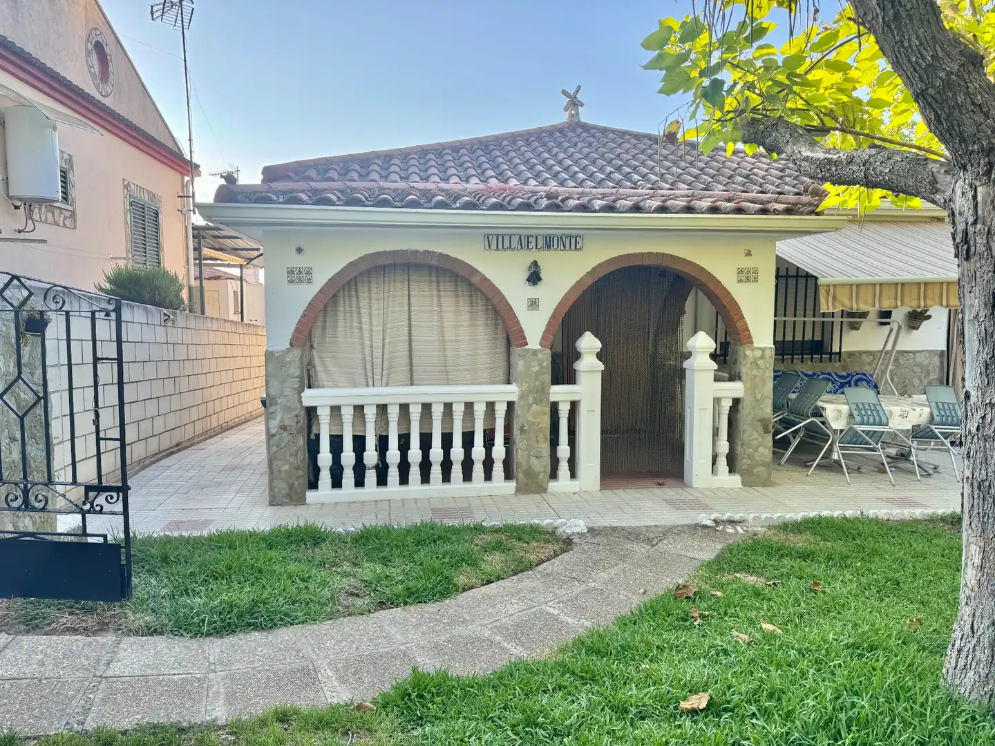 Chalet con piscina en venta en Carretera Valverde 1
